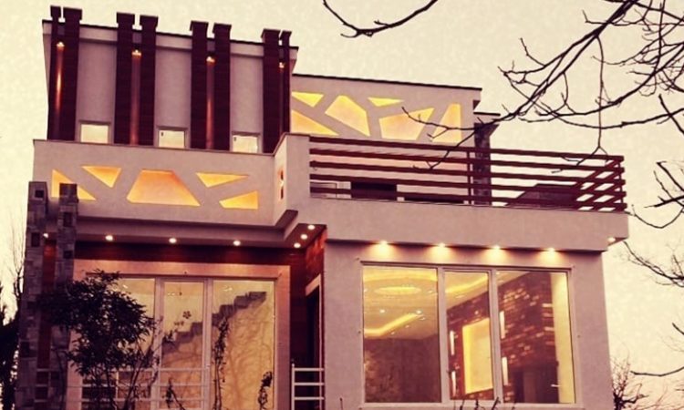 ویلای مدرن با چشم انداز کوه