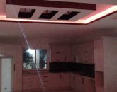 آشپزخانه با نورپردازی سقف